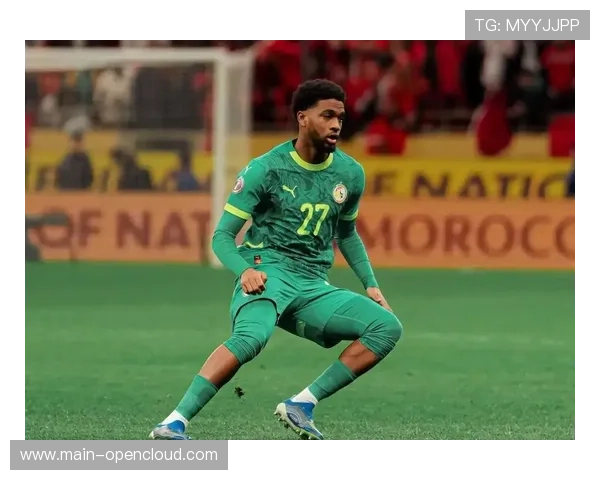 姆巴耶非洲杯决赛掏手机自拍称“被抢劫”,赛后道歉 姆巴耶非洲杯决赛掏手机自拍称“被抢劫”,赛后道歉